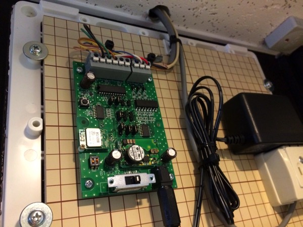 こちらが電気錠制御用のBluetooth基板